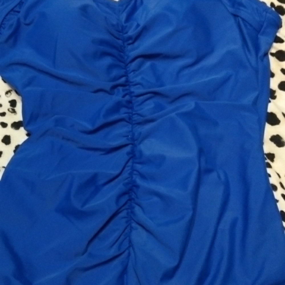 Iam selling a bathing piece one